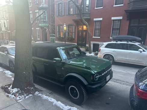 Used 2023 Ford Bronco Outer Banks w/ Sasquatch Package image 2