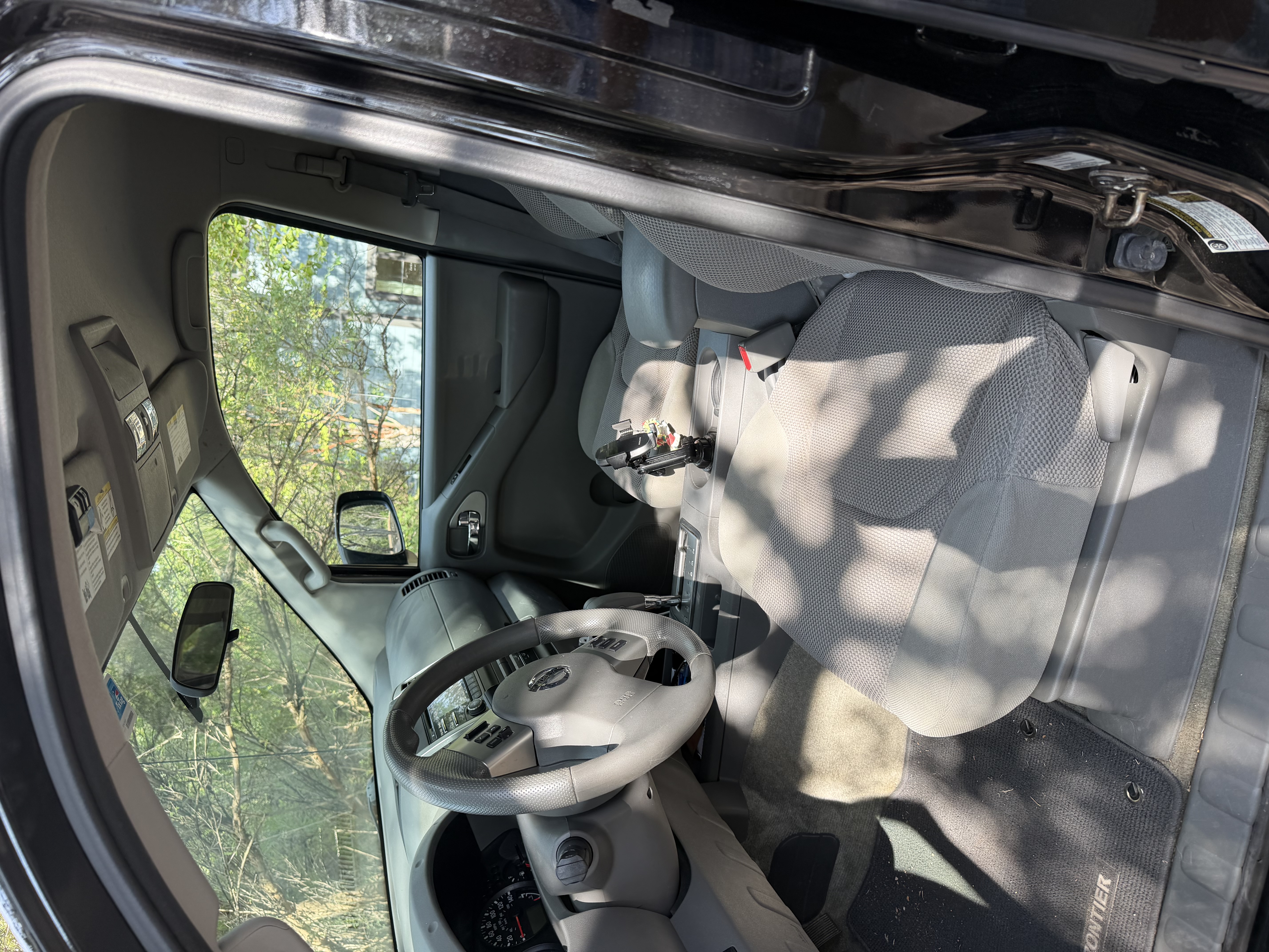 Used 2014 Nissan Frontier SV AWD/4WD image 8