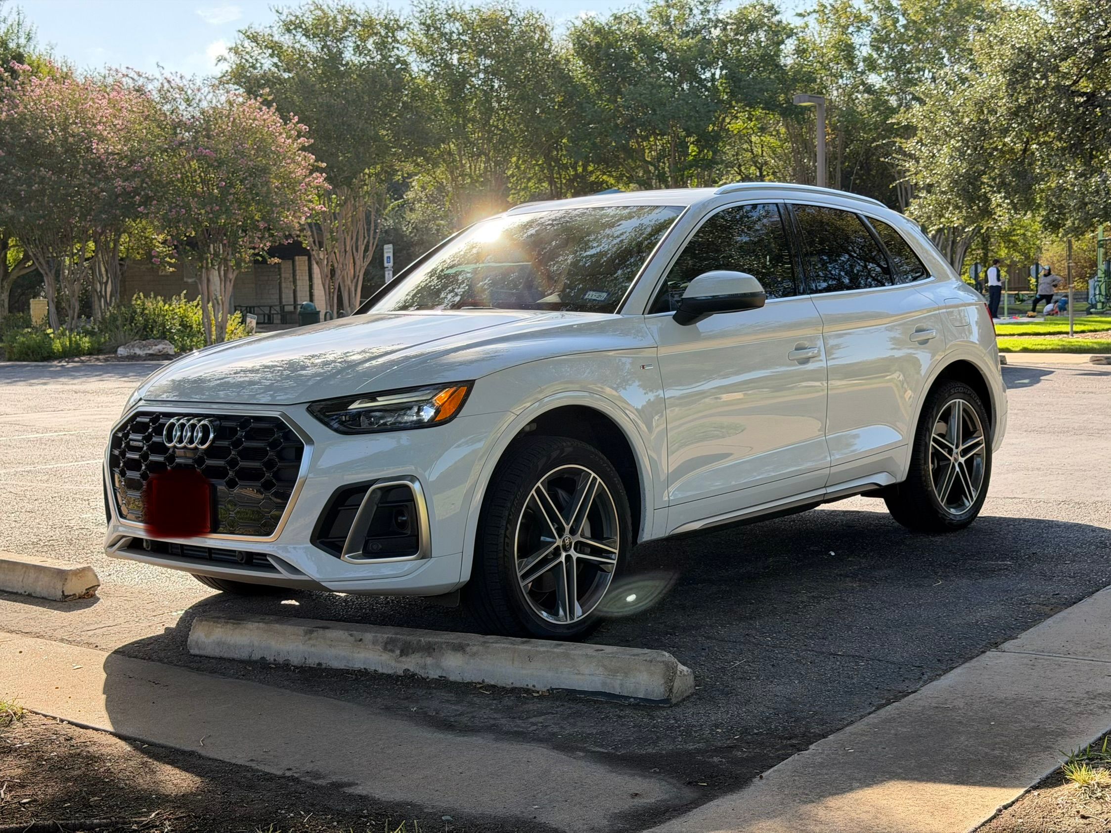 Used 2023 Audi Q5 e Premium Plus w/ Premium Plus Package AWD/4WD image 1