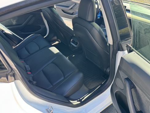 Used 2022 Tesla Model 3 image 6