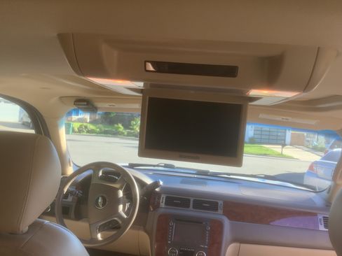 Used 2013 Chevrolet Tahoe LTZ image 22