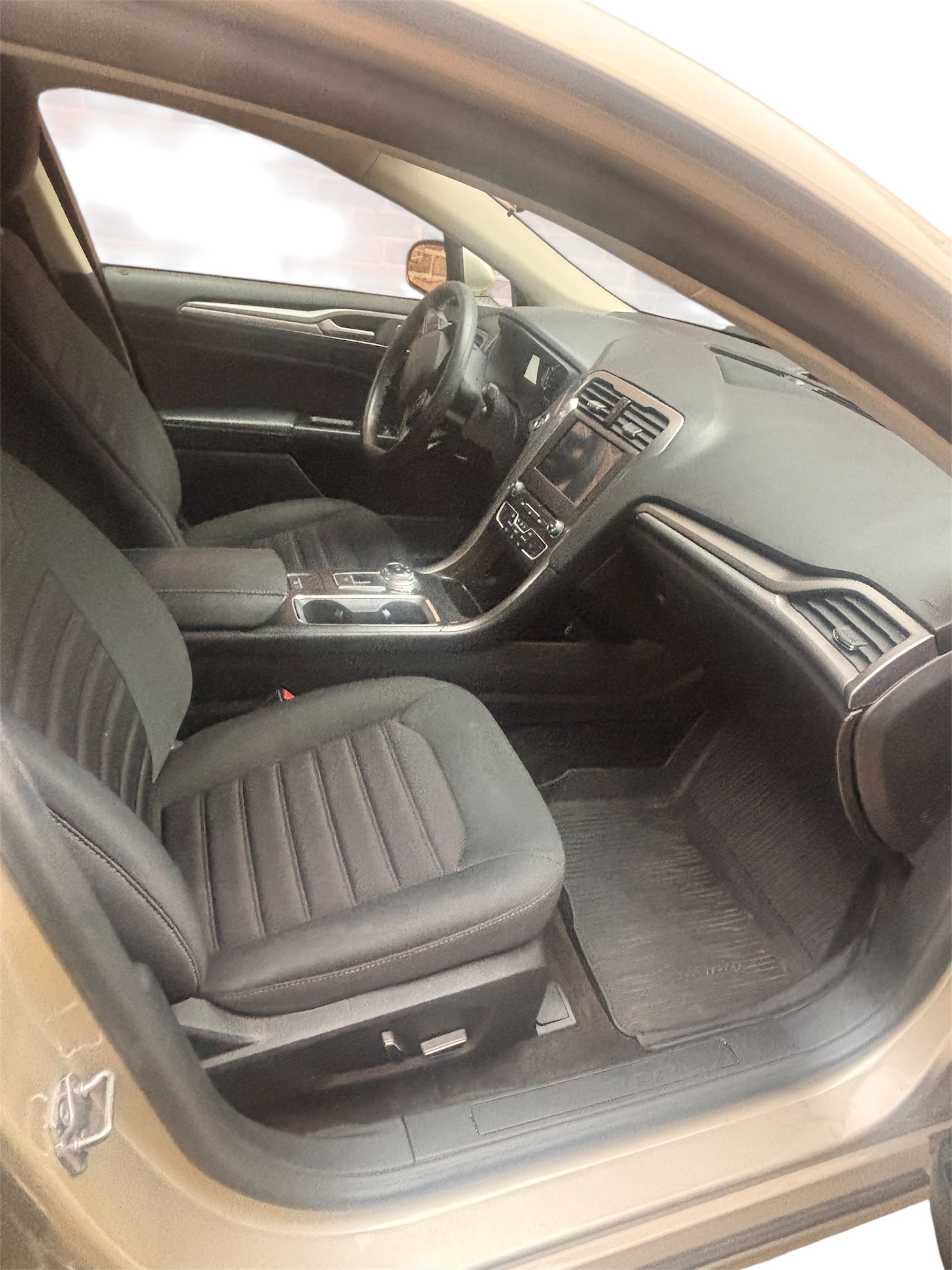 Used 2018 Ford Fusion SE w/ Fusion SE Technology Package FWD image 14