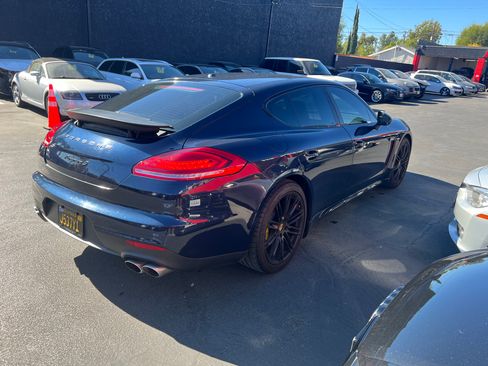 Used 2016 Porsche Panamera S image 10