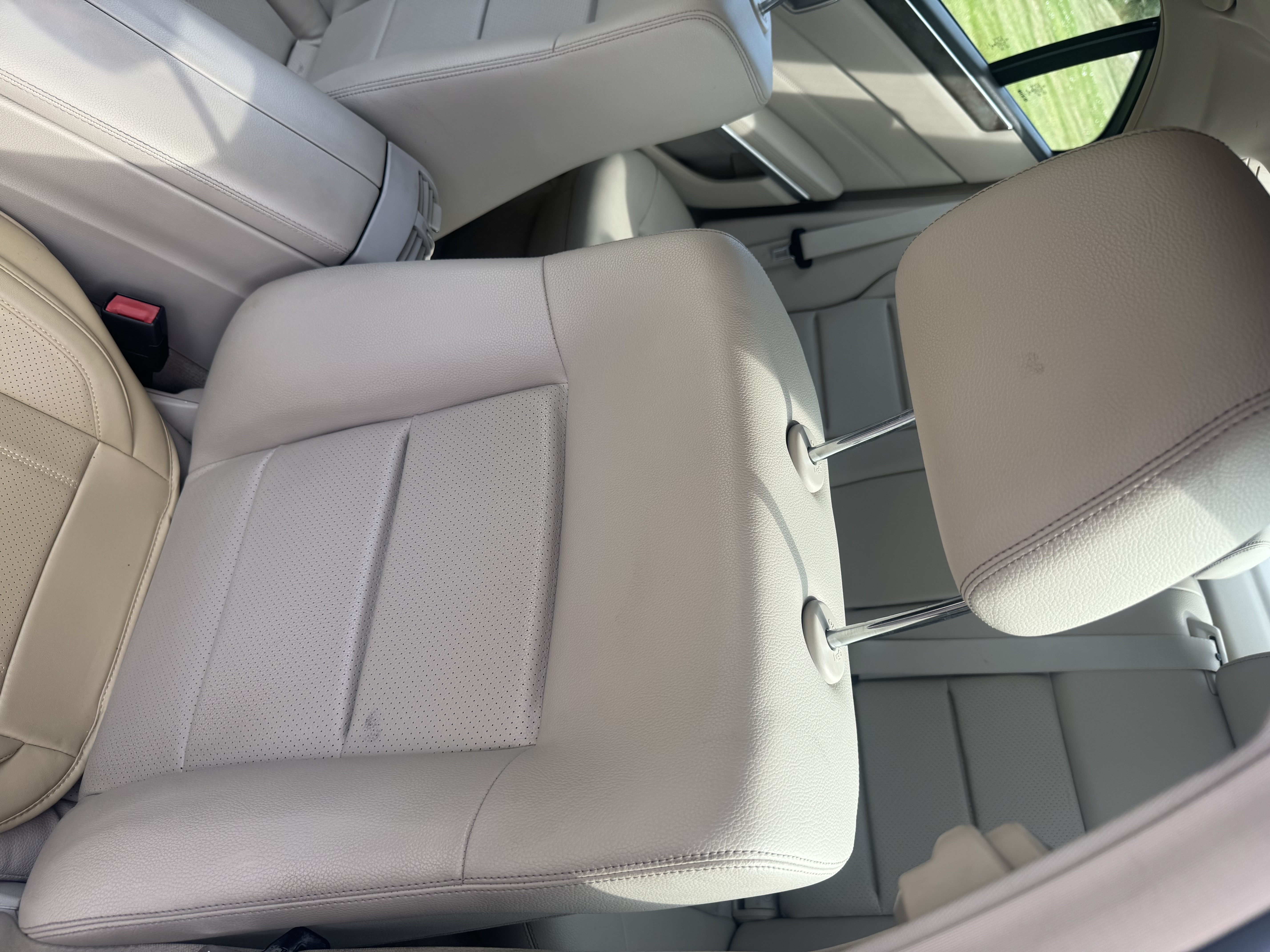 Used 2015 Mercedes-Benz E 350 4MATIC Sedan image 23