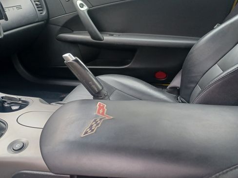 Used 2007 Chevrolet Corvette Coupe w/ Performance Package image 18