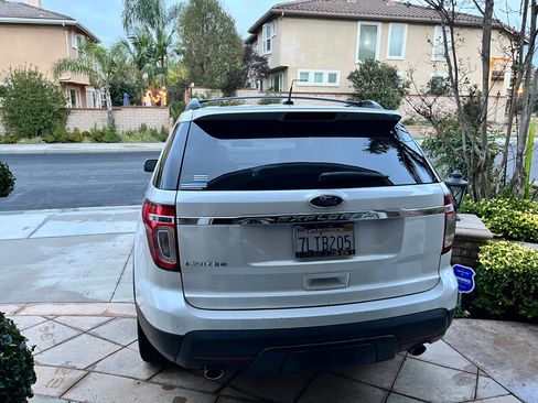 Used 2015 Ford Explorer Limited w/ Equipment Group 302A image 2