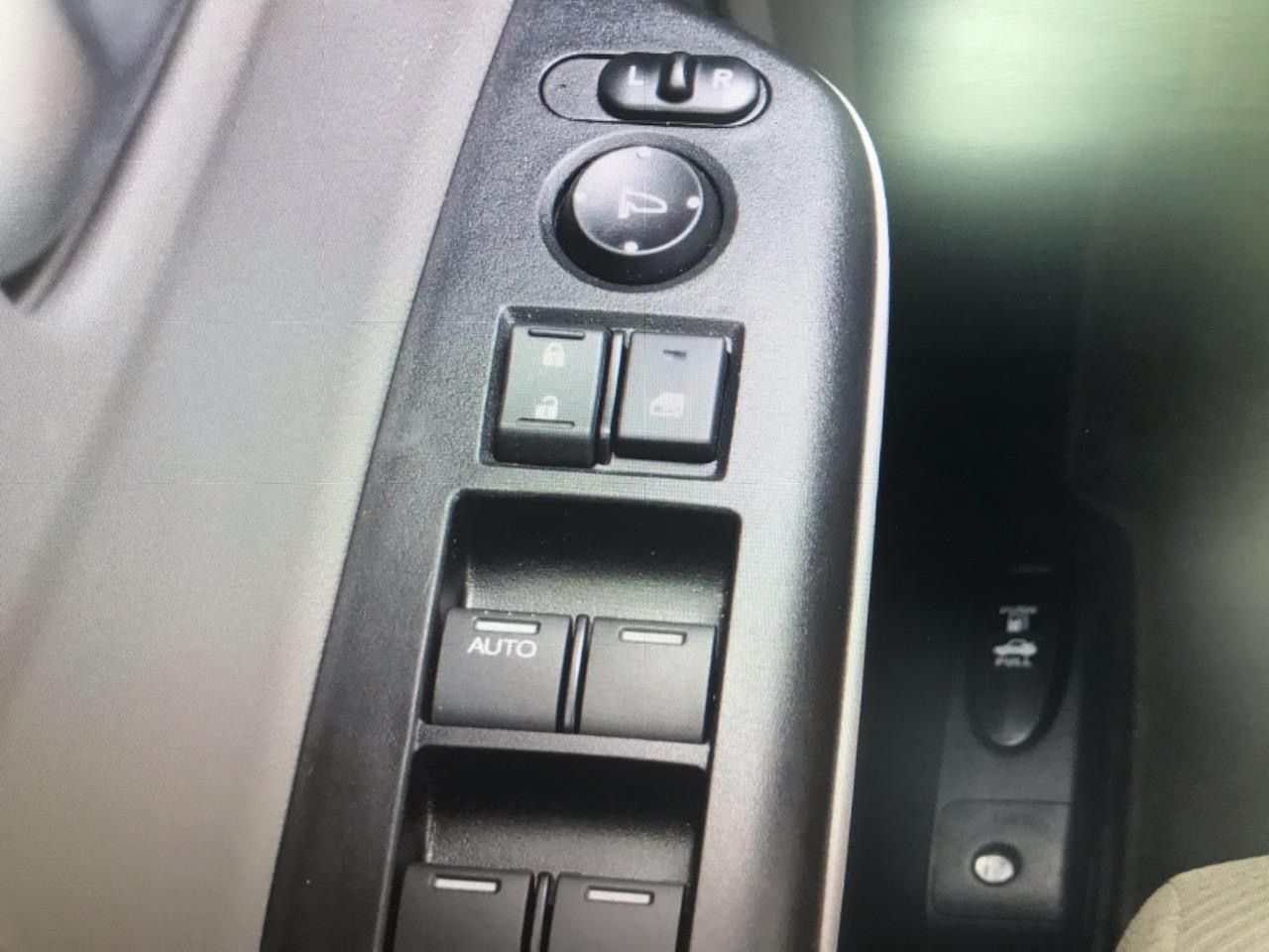 Used 2013 Honda Civic Hybrid Sedan image 11