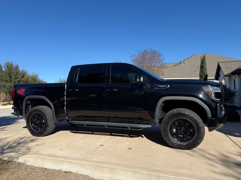 Used 2021 GMC Sierra 1500 AT4 w/ AT4 Value Package image 8