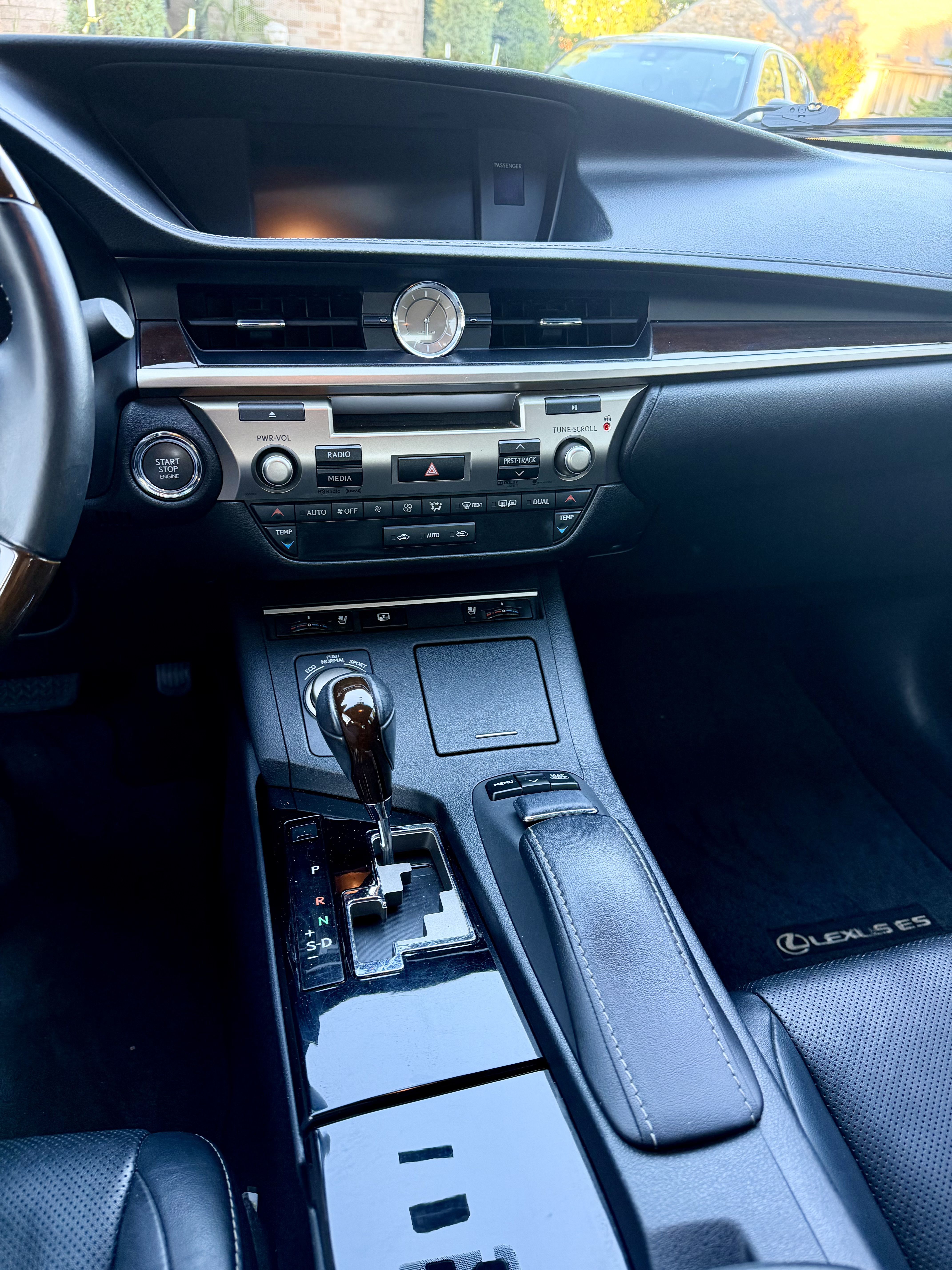Used 2013 Lexus ES 350 w/ Luxury Pkg FWD image 12
