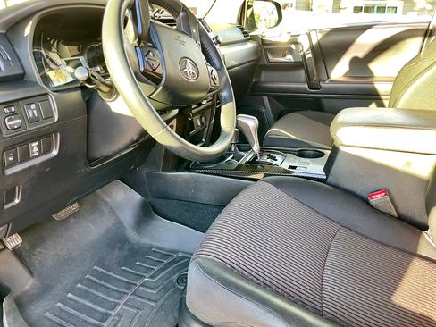 Used 2019 Toyota 4Runner 4WD image 8