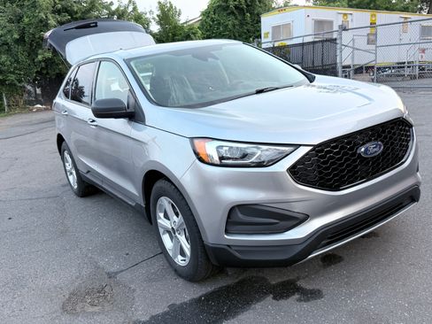 Used 2023 Ford Edge SE AWD/4WD image 4