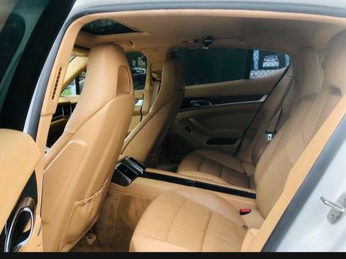 Used 2011 Porsche Panamera image 12