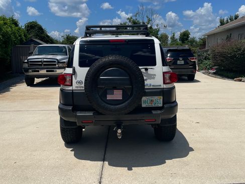 Used 2011 Toyota FJ Cruiser 4WD w/ Upgrade Pkg image 10