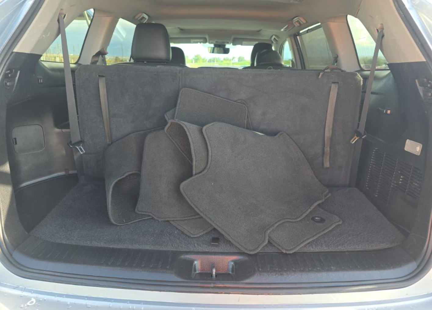 Used 2019 Toyota Highlander XLE FWD image 16