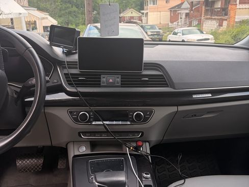 Used 2019 Audi Q5 2.0T Premium Plus w/ Premium Plus Package AWD/4WD image 9