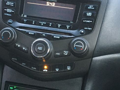 Used 2004 Honda Accord EX image 17