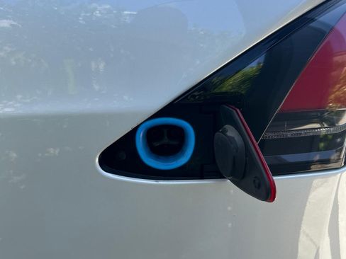 Used 2019 Tesla Model X 100D AWD/4WD image 9