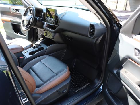 Used 2021 Ford Bronco Sport Outer Banks AWD/4WD image 14