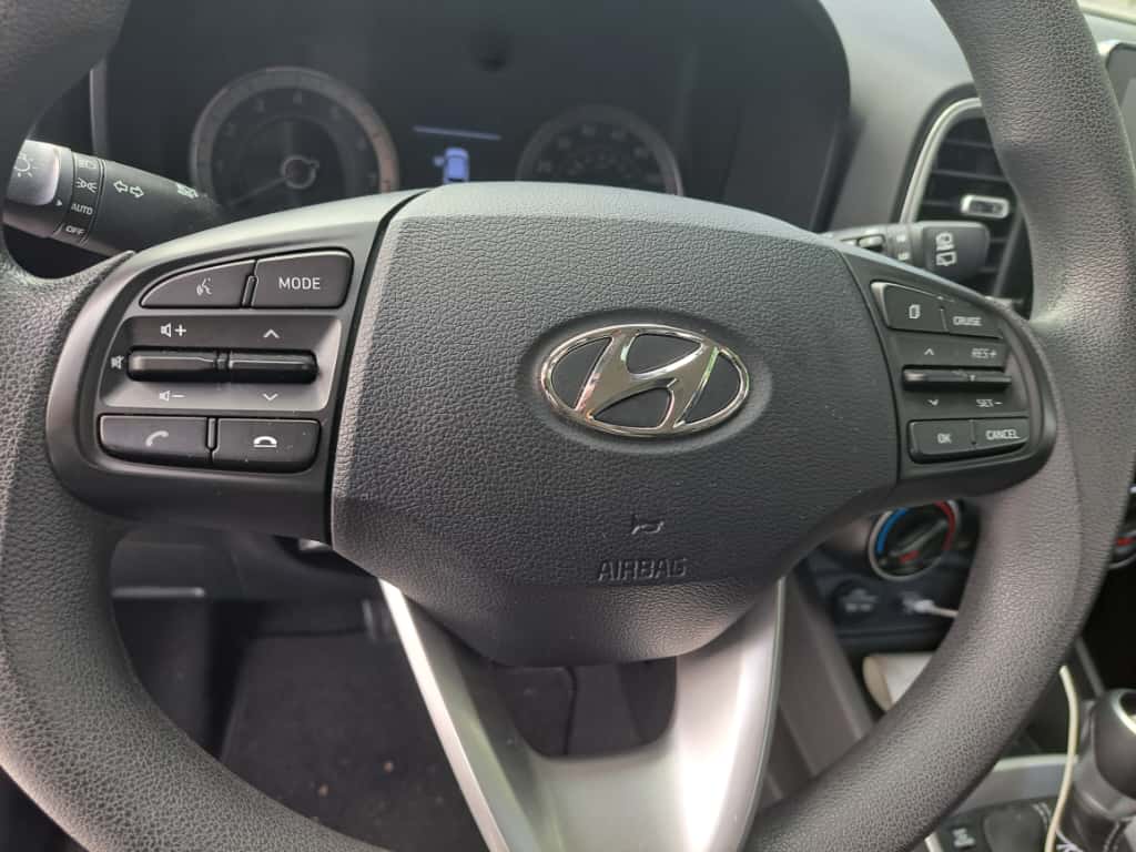 Used 2021 Hyundai Venue SE FWD image 8
