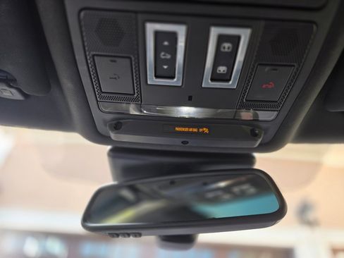 Used 2018 Jaguar F-PACE R-Sport image 16