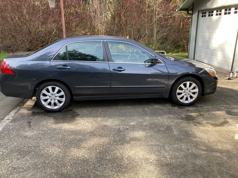 Used 2006 Honda Accord LX image 2