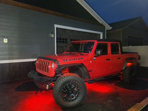 Used 2020 Jeep Gladiator Sport w/ Quick Order Package 24S image 5