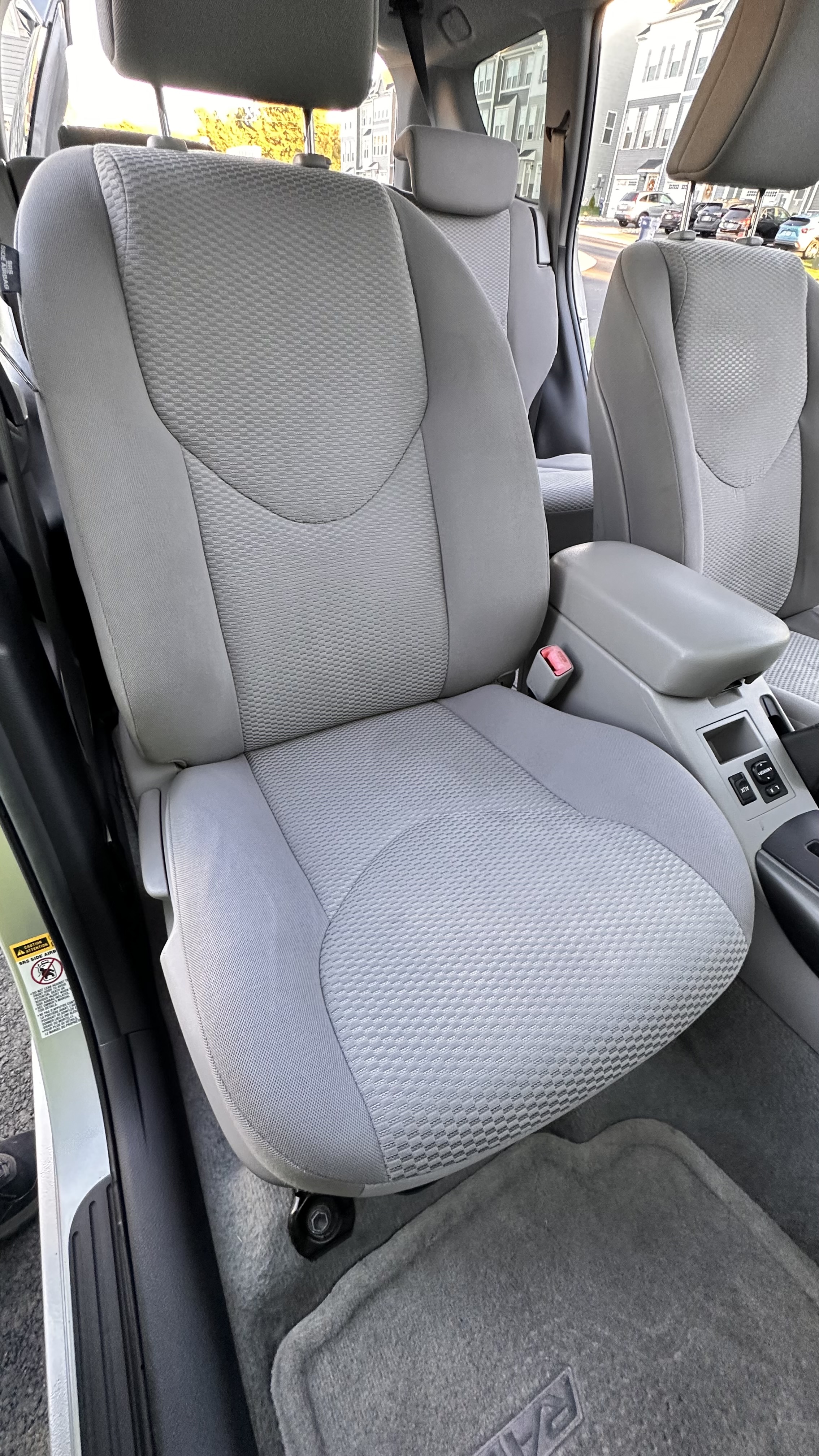 Used 2011 Toyota RAV4 2WD w/ Upgrade Value Pkg image 6