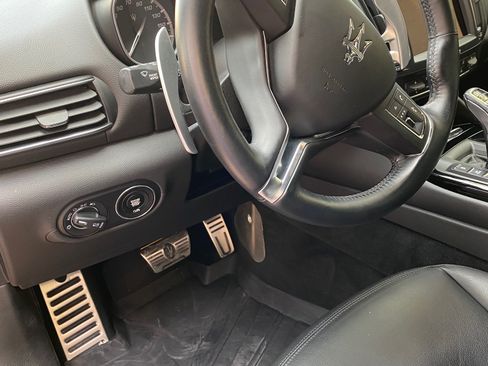 Used 2019 Maserati Levante S image 5