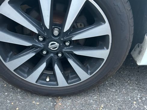 Used 2018 Nissan Altima 2.5 SL FWD image 11