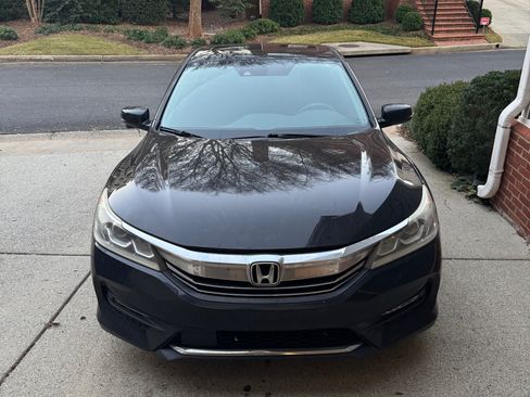 Used 2016 Honda Accord EX image 1