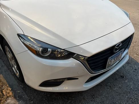 Used 2018 MAZDA MAZDA3 Sport image 12