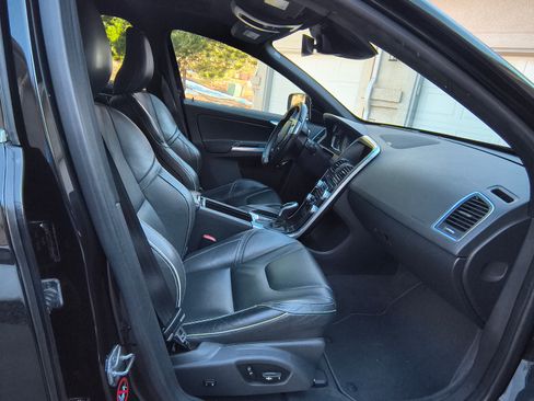 Used 2015 Volvo XC60 T6 R-Design Platinum image 15