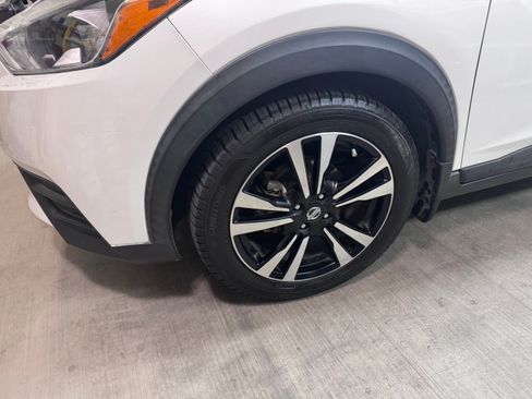 Used 2020 Nissan Kicks SV FWD image 8