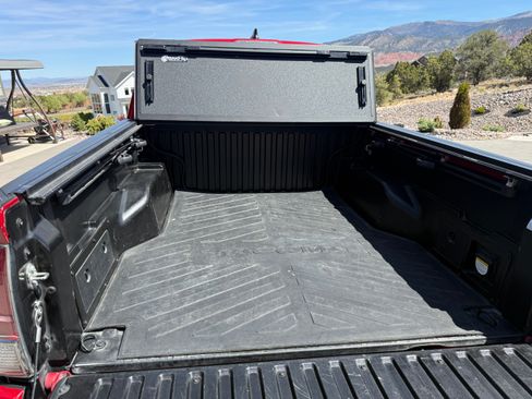 Used 2018 Toyota Tacoma Limited image 21