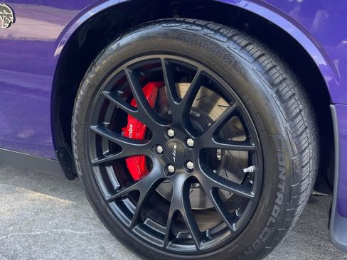 Used 2016 Dodge Challenger SRT Hellcat image 4
