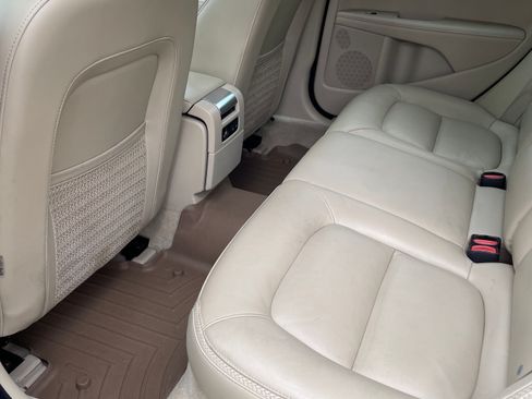 Used 2015 Volvo XC70 T6 Platinum w/ Climate Package image 10