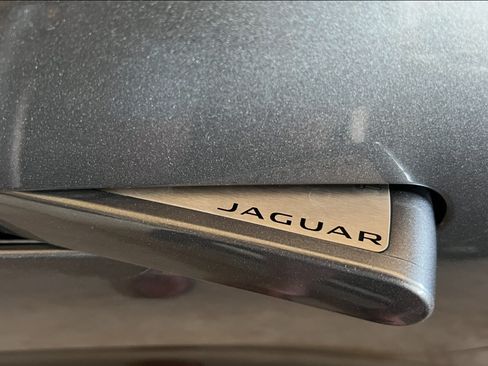 Used 2018 Jaguar F-TYPE R image 30