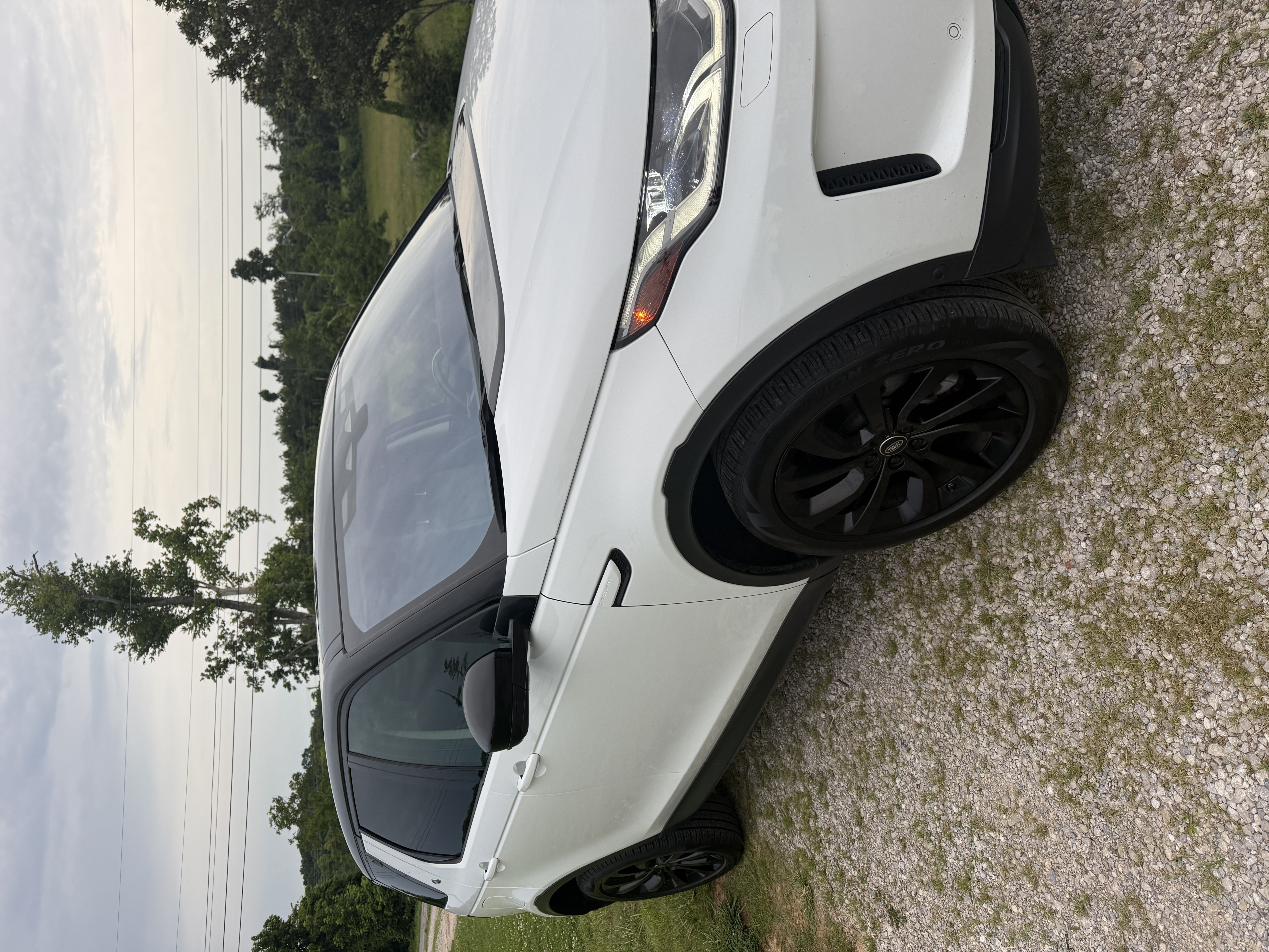Used 2021 Land Rover Discovery Sport SE AWD/4WD image 4