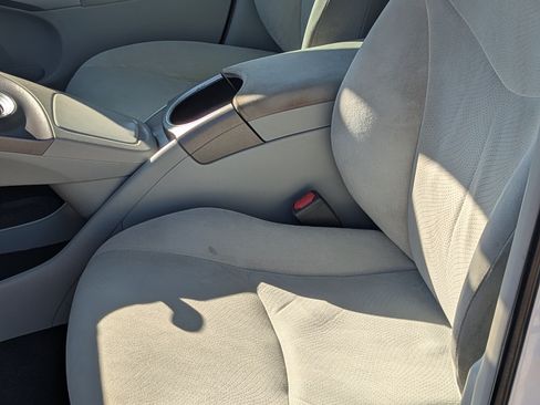 Used 2015 Toyota Prius Two image 5