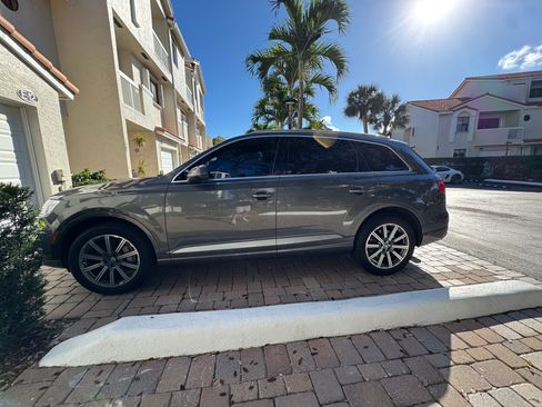 Used 2018 Audi Q7 3.0T Prestige w/ Prestige Package AWD/4WD image 13