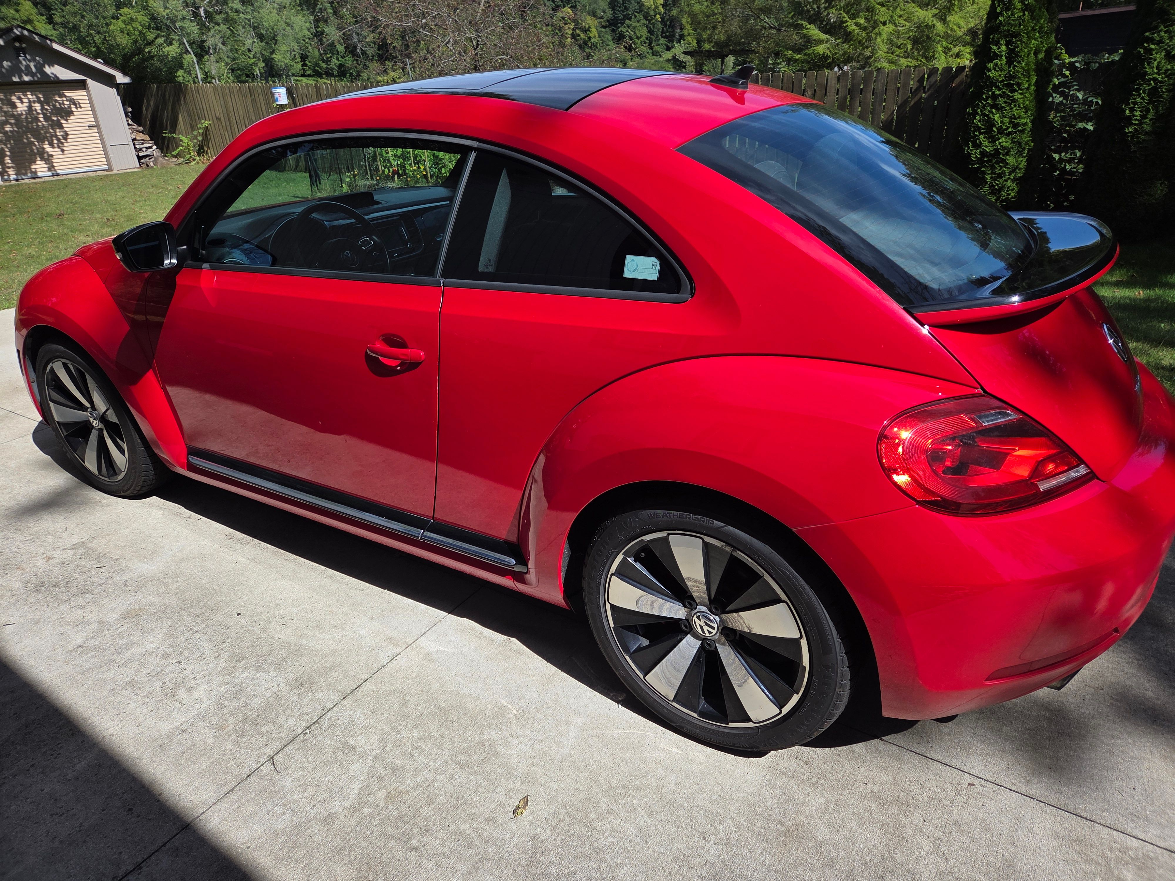 Used 2012 Volkswagen Beetle Turbo FWD image 2