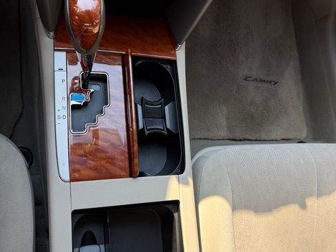 Used 2011 Toyota Camry XLE w/ SE/XLE Extra-Value Pkg image 12