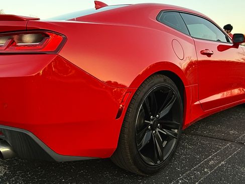 Used 2016 Chevrolet Camaro LT RWD image 8