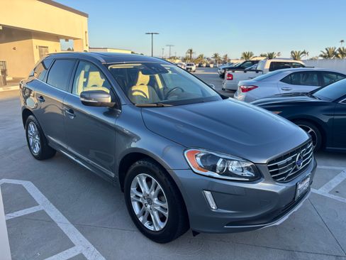 Used 2016 Volvo XC60 T5 Platinum FWD image 4