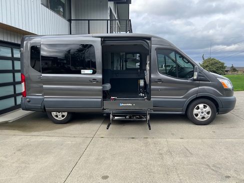 Used 2017 Ford Transit 350 XLT image 1