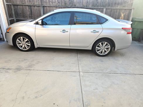 Used 2014 Nissan Sentra SL w/ Premium Package image 2
