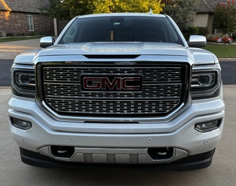 Used 2018 GMC Sierra 1500 Denali w/ Denali Ultimate Package AWD/4WD image 1