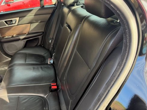 Used 2012 Jaguar XF image 8