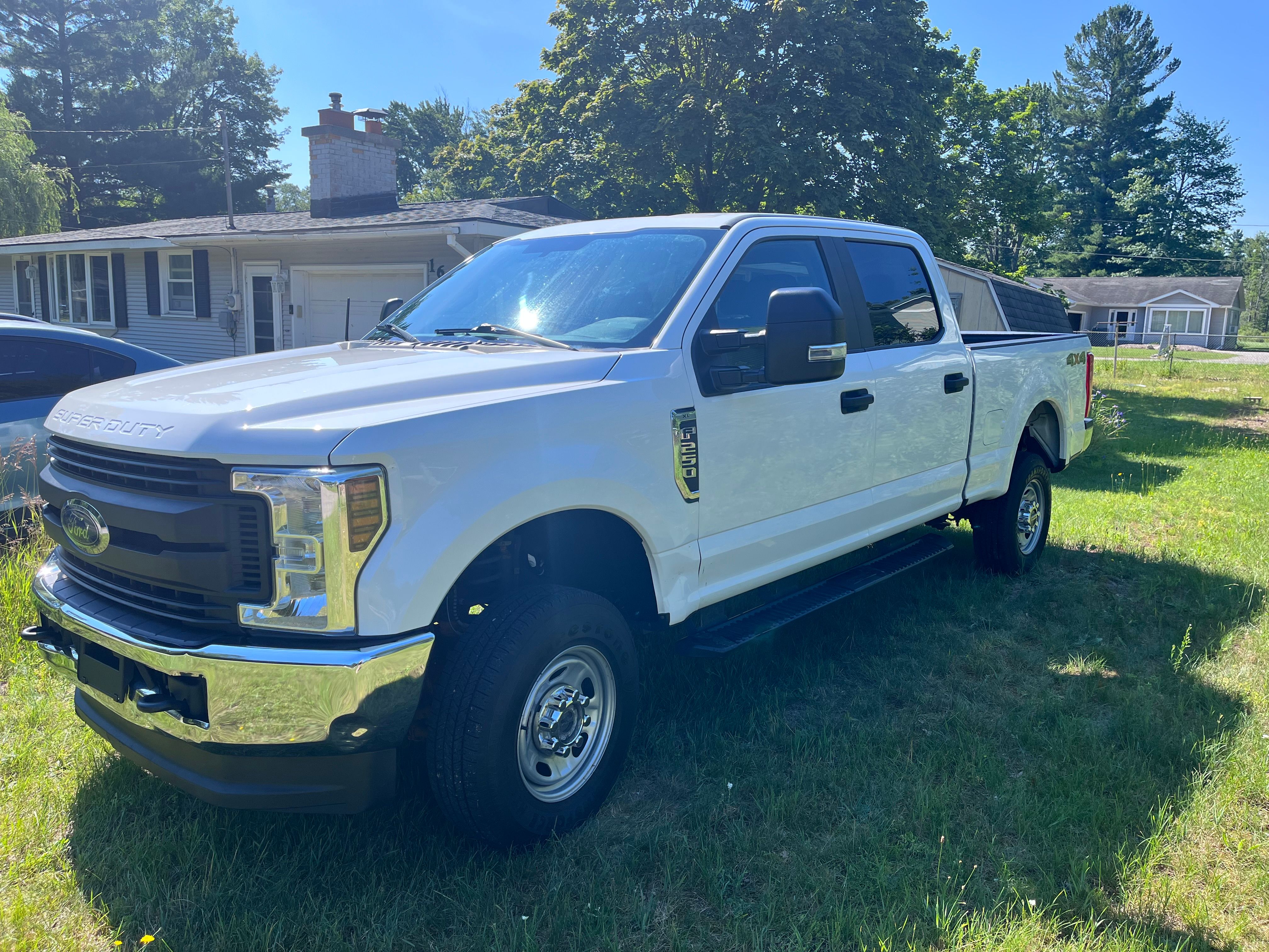 Used 2019 Ford F250 XL w/ Power Equipment Group AWD/4WD image 2