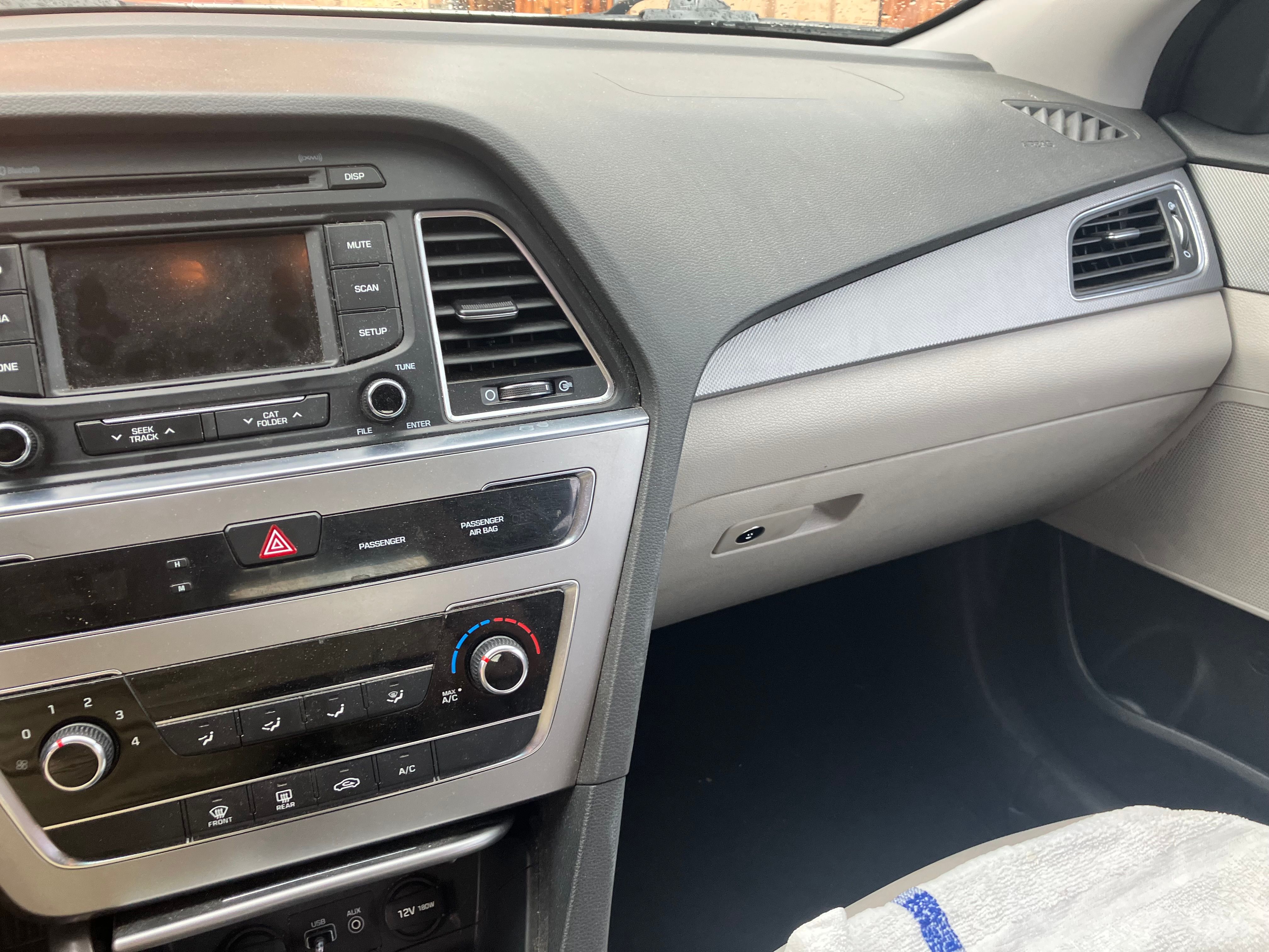Used 2015 Hyundai Sonata SE w/ Option Group 09 FWD image 9